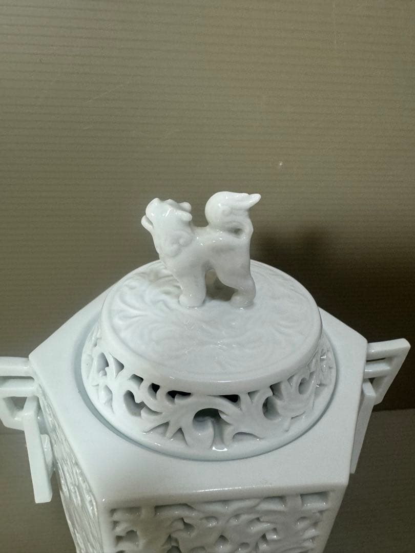 2180 杉原一壷 白磁 六角 透かし 獅子 三足　香炉　未使用