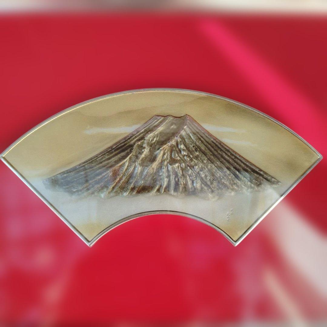 タケヒコ　純銀、扇面赤富士レリーフ