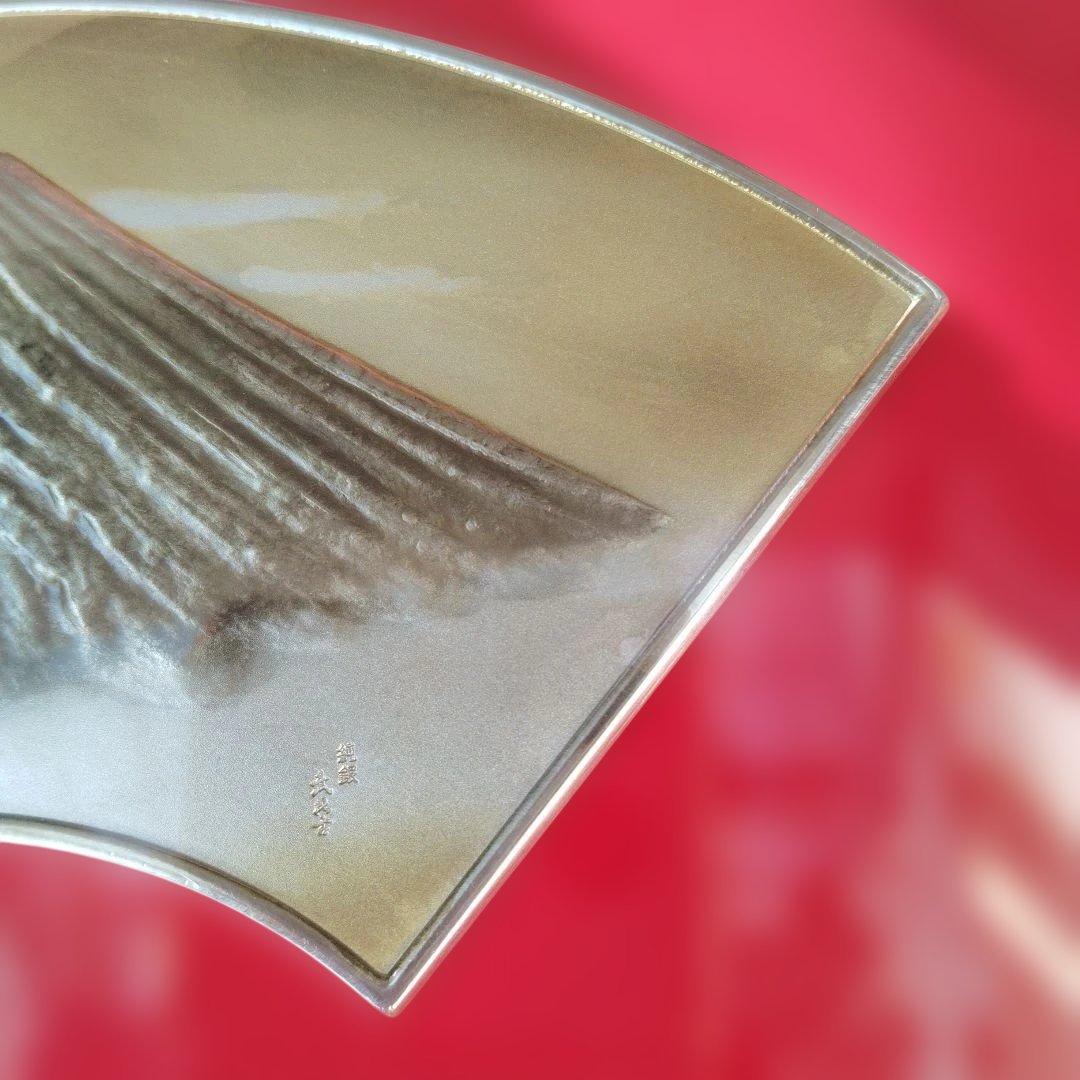 タケヒコ　純銀、扇面赤富士レリーフ