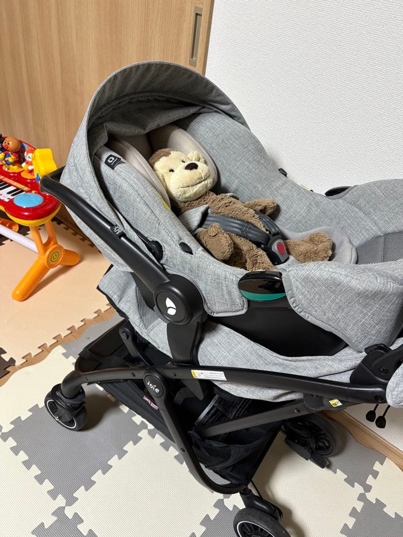 Joieチャイルドシート　着脱タイプ