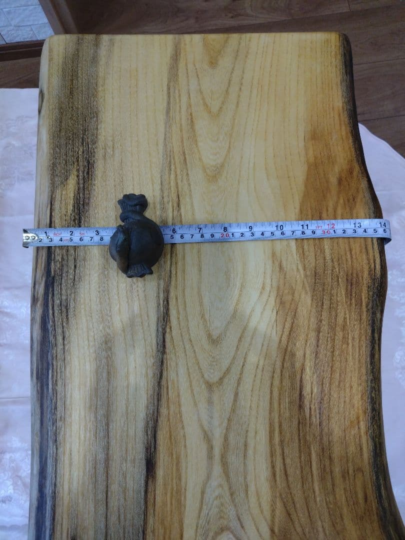 ケヤキのテーブル⑯　ちび怪獣八七❕ケヤキの模様が綺麗な耳付テーブル