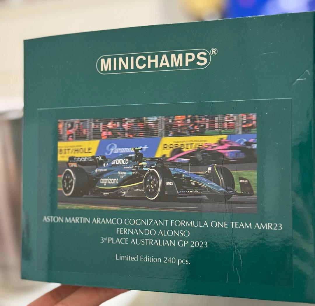 アストンマーチン F1ミニカー 1/18
