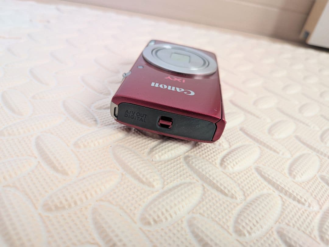 Canon キャノン IXY 200 コンパクトデジタルカメラレッド 充電器付き