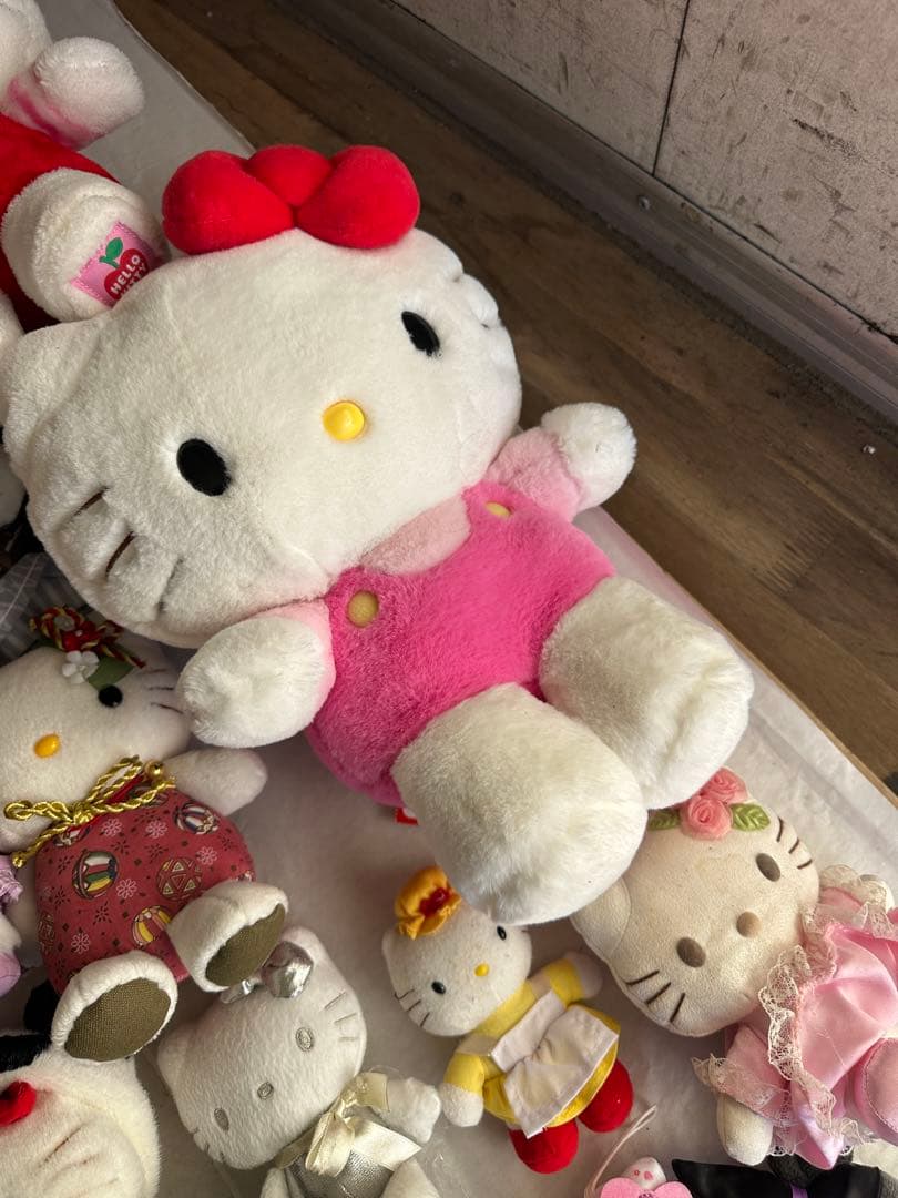 ハローキティ ぬいぐるみ コレクション