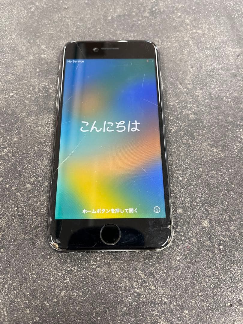 iPhone8 64GB 初期化済み