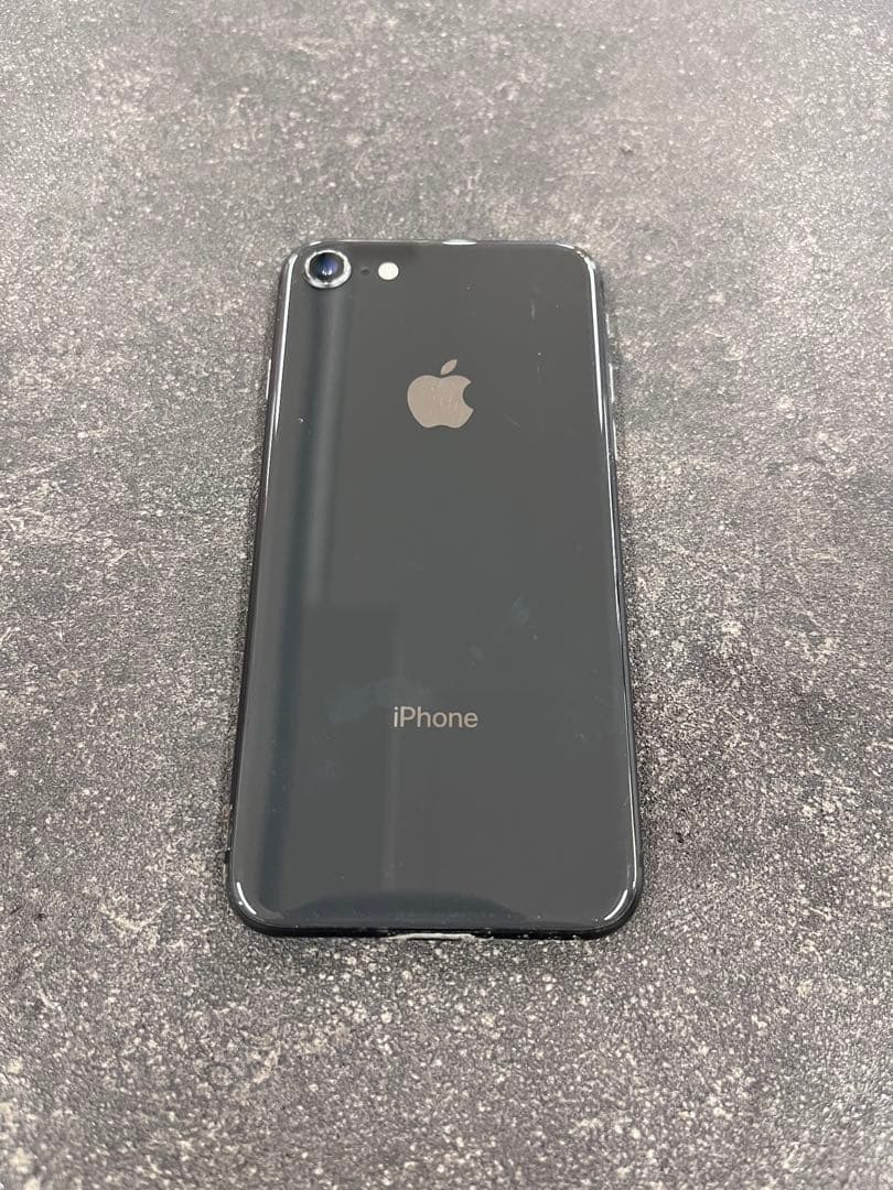 iPhone8 64GB 初期化済み