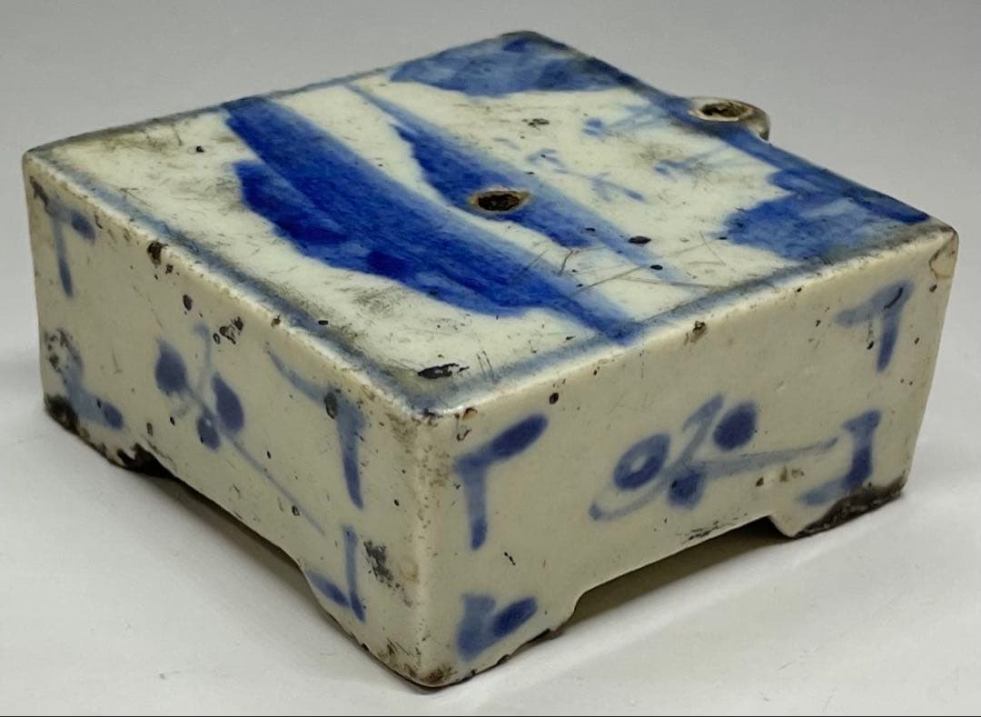 李朝　水滴　山水文角形　染付　書道具　p79