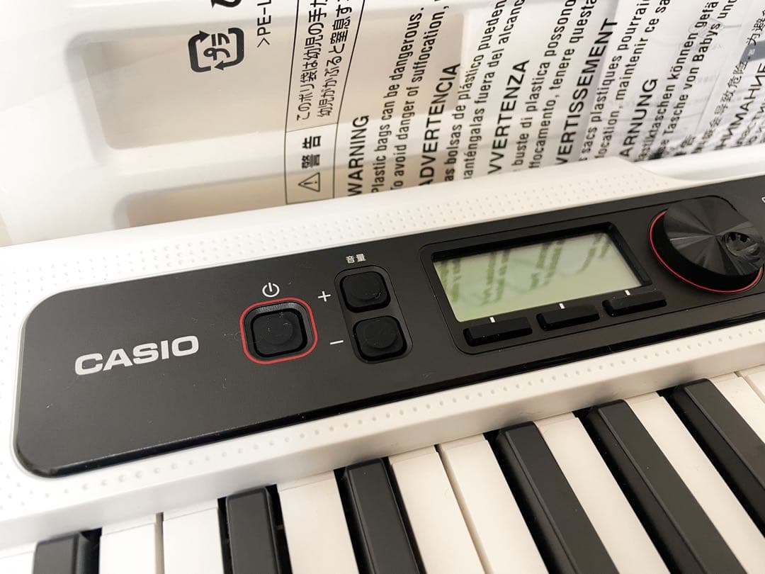 CASIO　ベーシックキーボード ホワイト [61鍵盤]　CT-S200WE