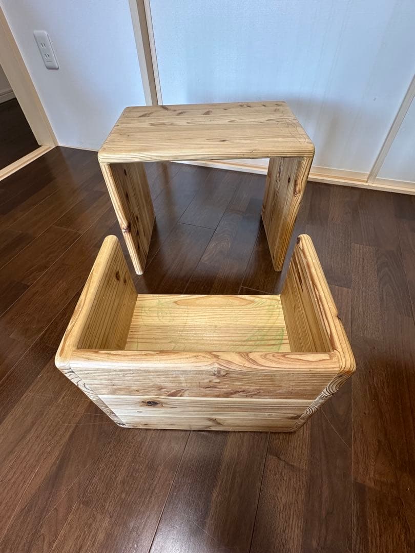 国産杉の無垢材　子供椅子と机のセット　天然オイル仕上げ　変化椅子　キッズチェア