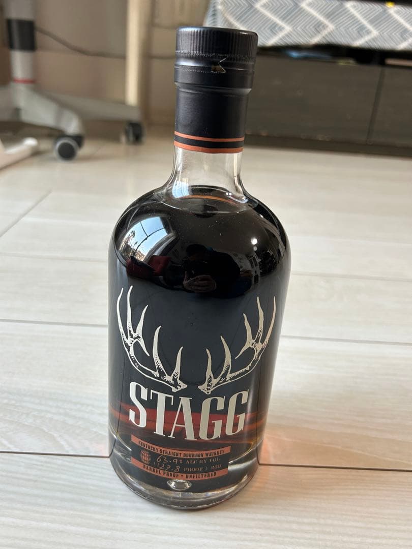 スタッグ　STAGG バーボンウィスキー　【箱無】 750ml