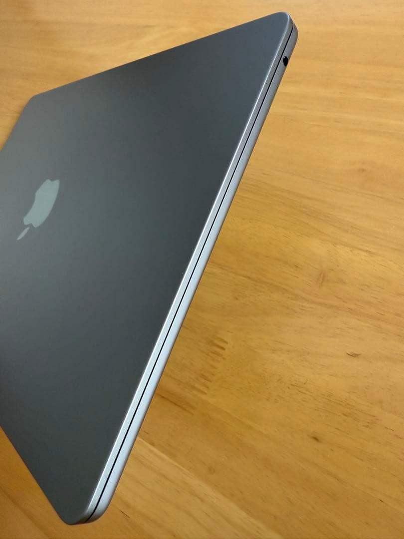 美品 MacBook Air M2 2022 13.6インチ 512GB