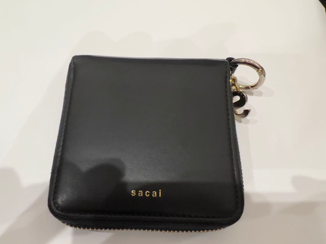 sacai ブラックレザー 二つ折り財布