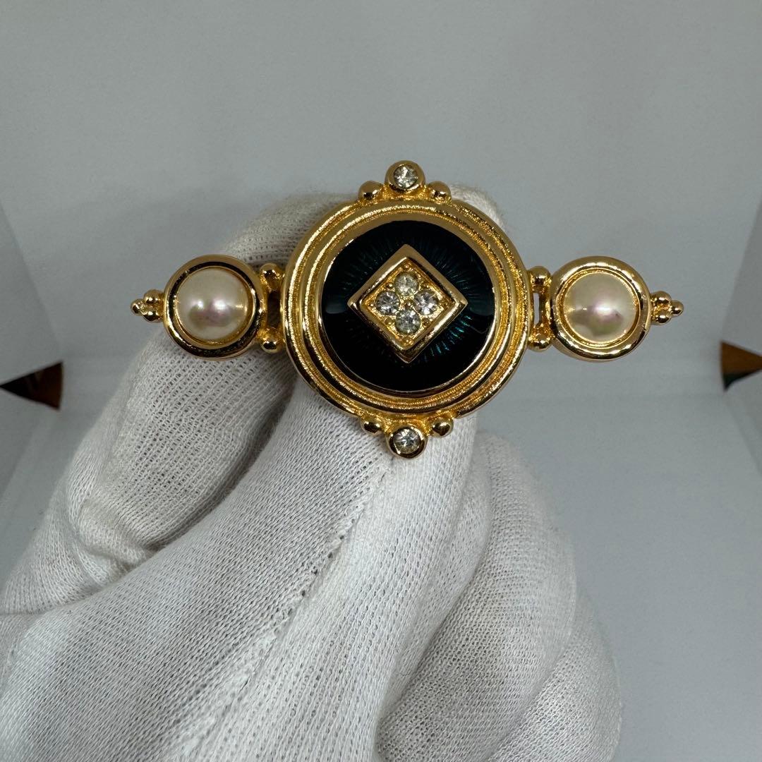 M8323 Burberry バーバリー ブローチ フェイクパール