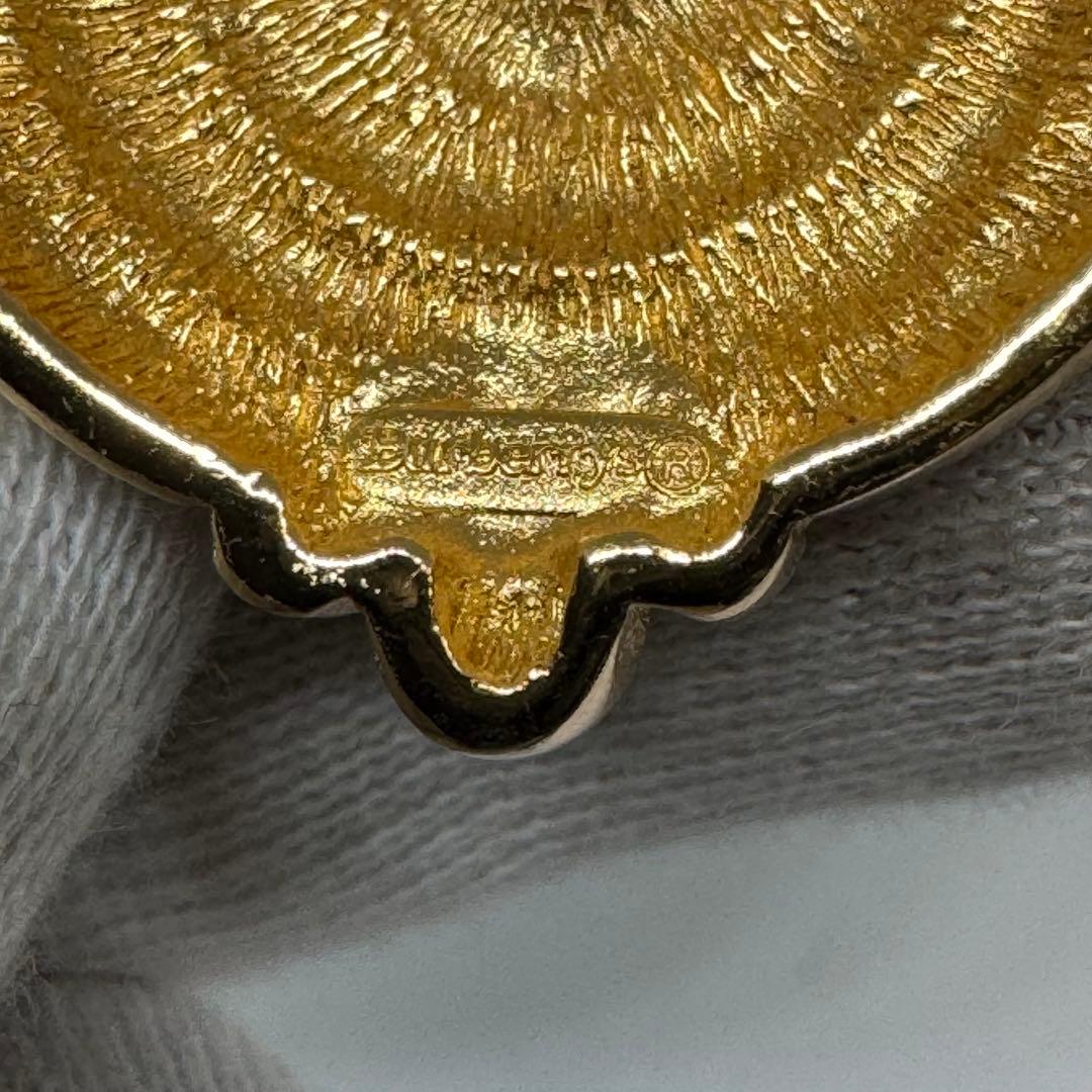 M8323 Burberry バーバリー ブローチ フェイクパール