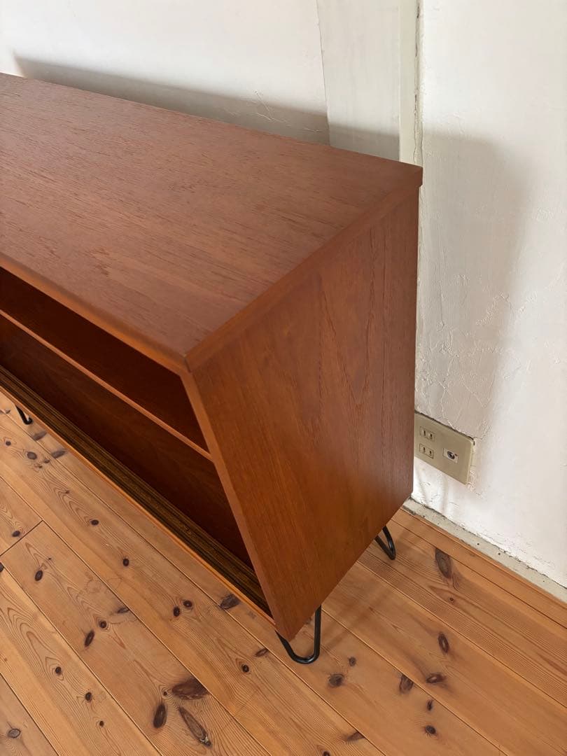 北欧ヴィンテージ　チーク　サイドボードキャビネット