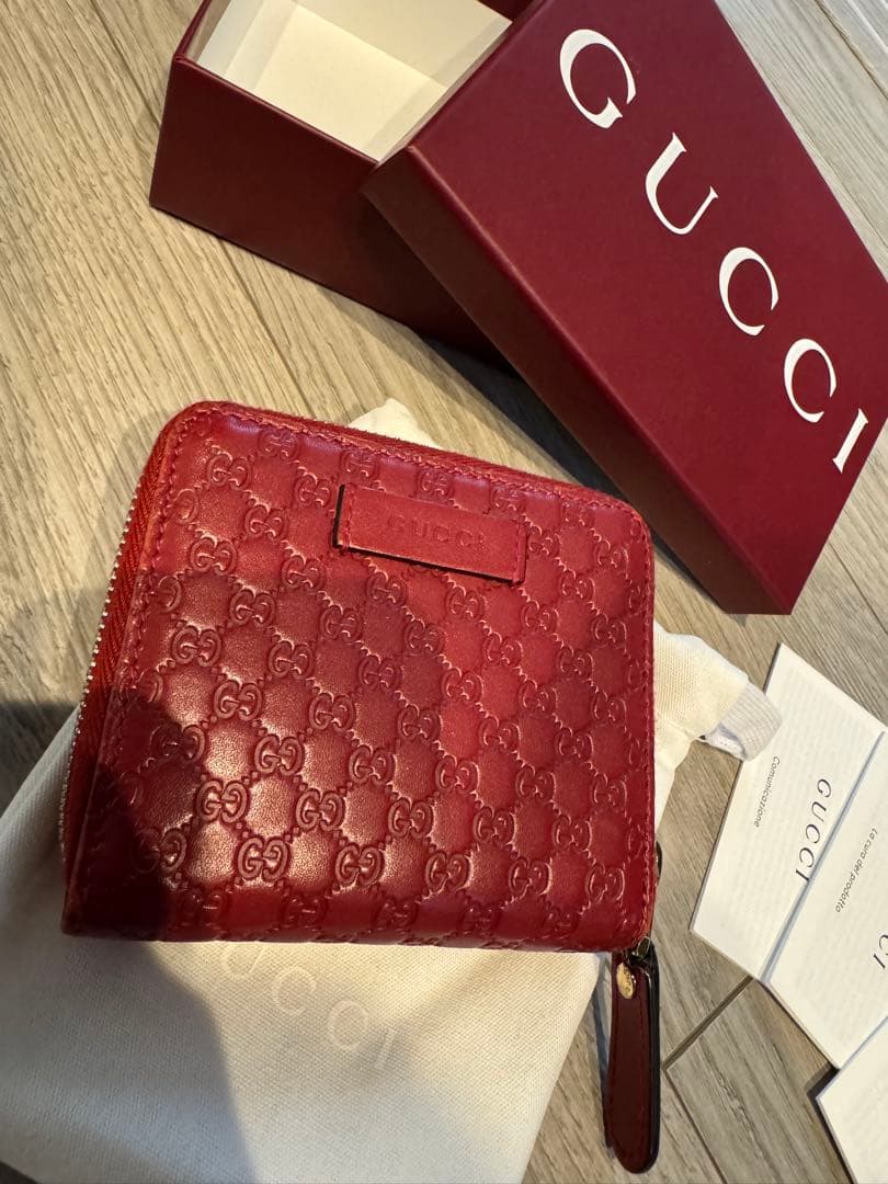 GUCCI グッチ　二つ折り財布　コンパクト　赤　レッド　美品