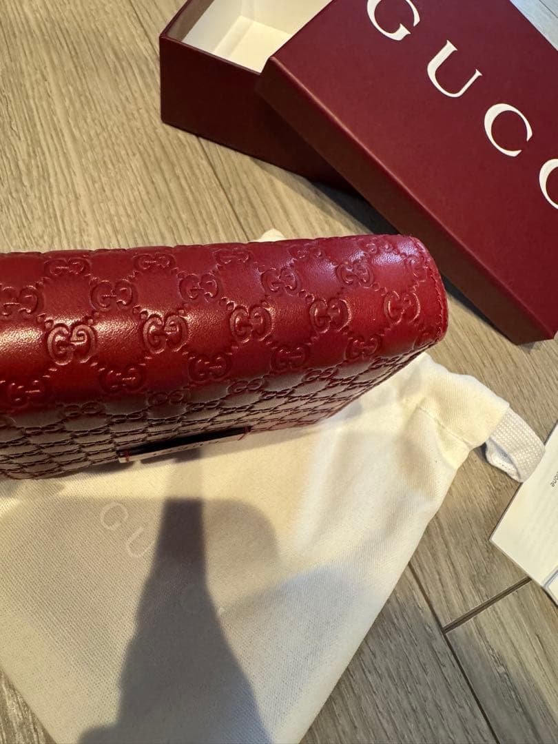 GUCCI グッチ　二つ折り財布　コンパクト　赤　レッド　美品