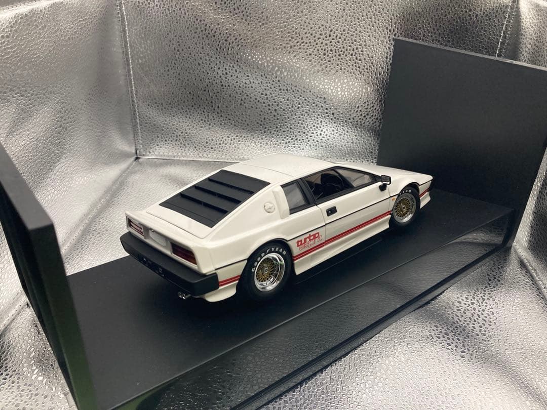 AUTOart ロータス エスプリ ターボ S2 1/18  オートアート