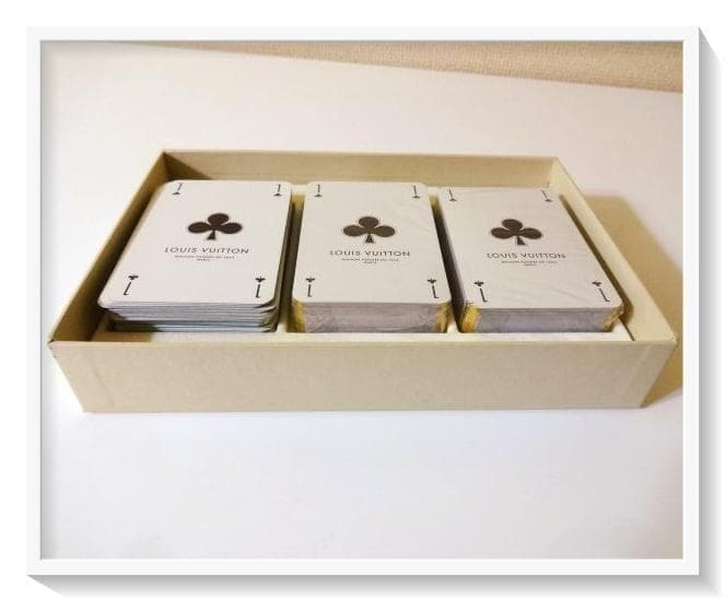 《未使用》激レア　ルイヴィトン カルト トワ ジュー3色トランプ