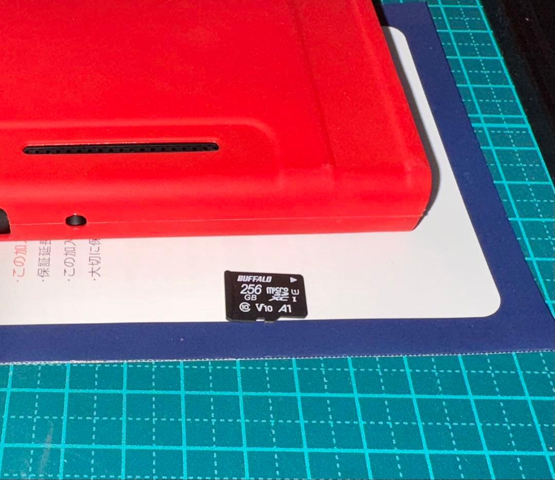 イ*ン様 美品 ニンテンドーSwitch microSDカード256Gのオマケ付