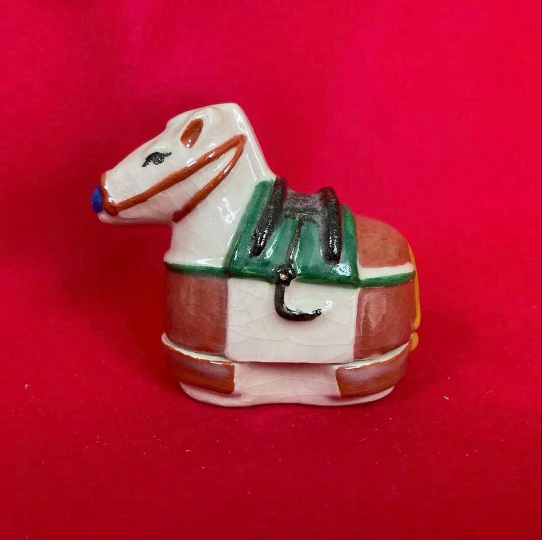 茶道具　陶器の馬の香合　木箱付き