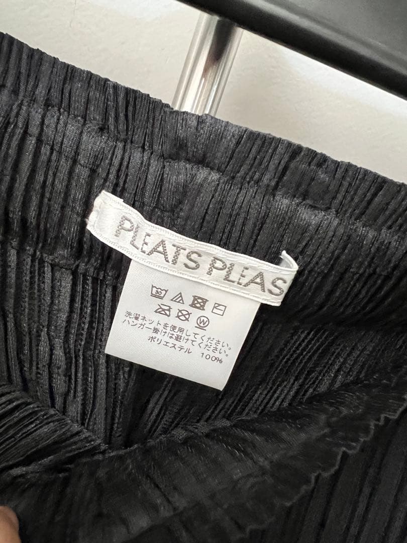 pleatsplease シッカーパンツ　黒
