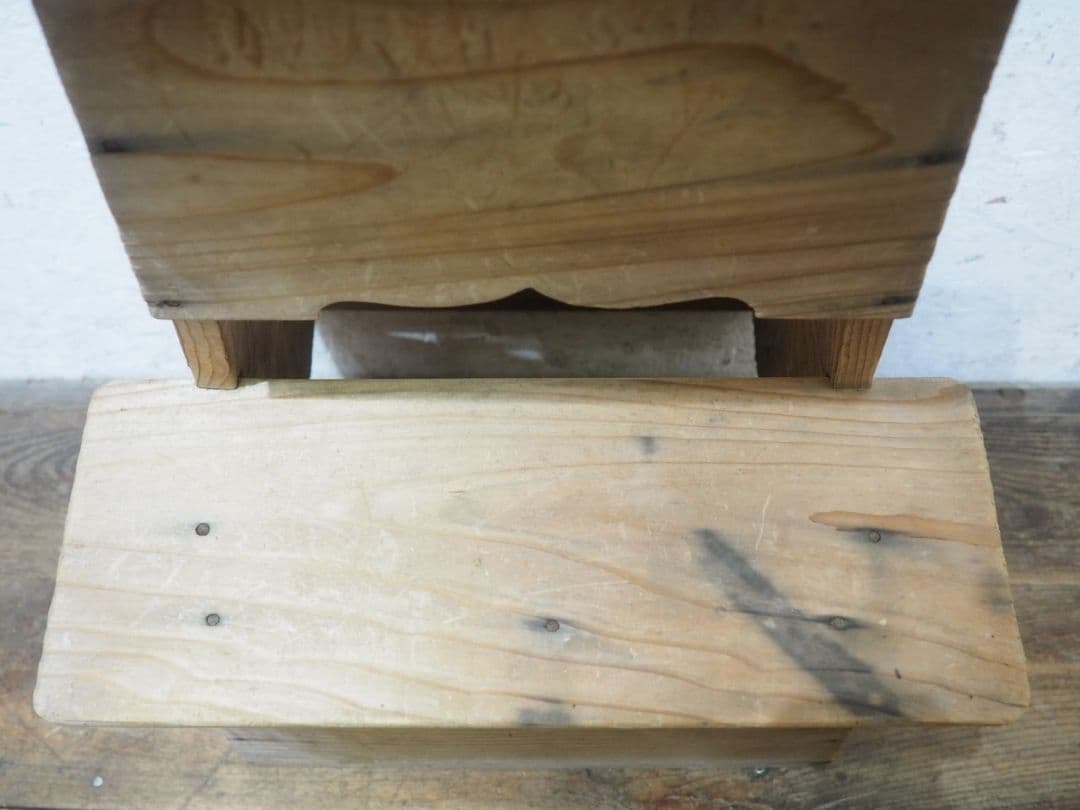 1087 踏み台　飾り棚　展示台　陳列台　古家具　古道具　レトロ　 ステップ