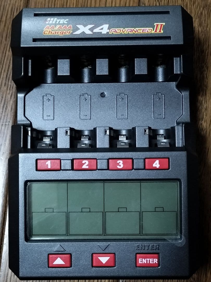 自動車 Hitec X4 ADVANCED II AA/AAA Charger