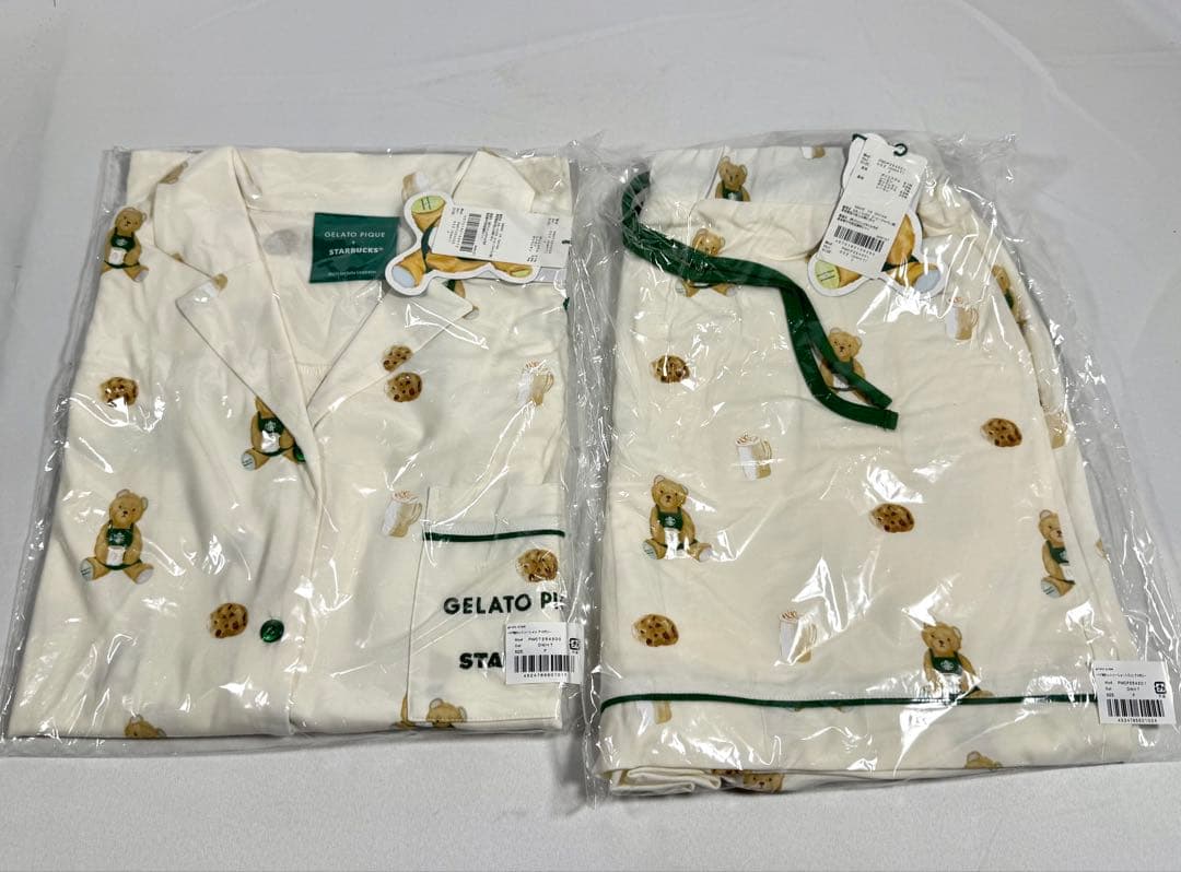 Starbucks ジェラートピケ　カットソーシャツ　ショートパンツ上下セット