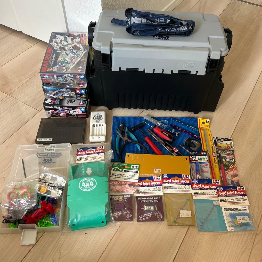 さ*♪様 ミニ四駆　引退　キャリーピット　新品キット　パーツ