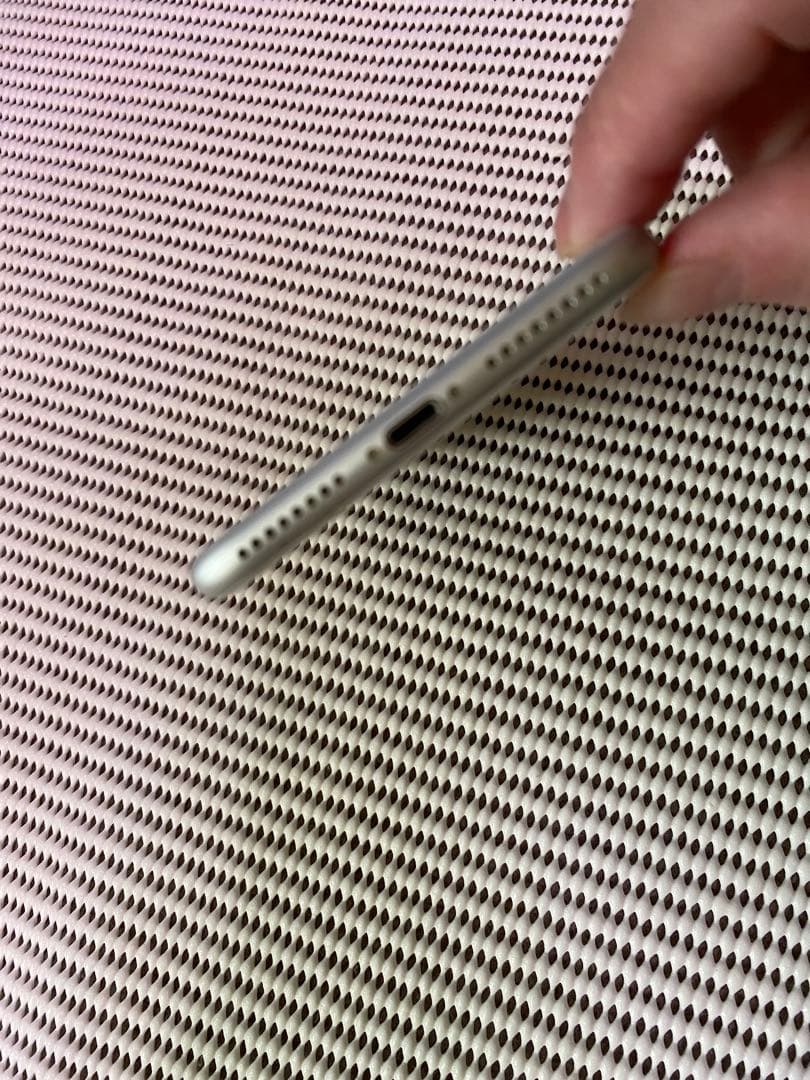 Apple iPhone 8 Plus シルバー SIMフリー　64GB