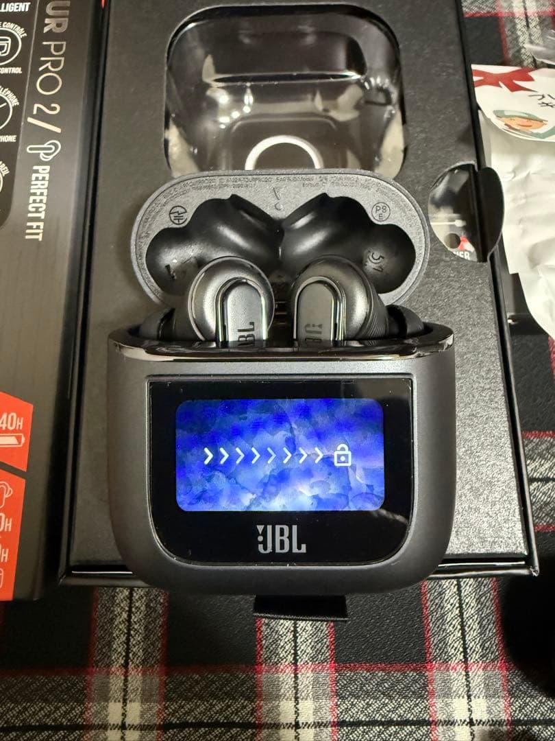 JBL Tour Pro 2 ワイヤレスイヤホン　美品　カバー　フィルム　セット