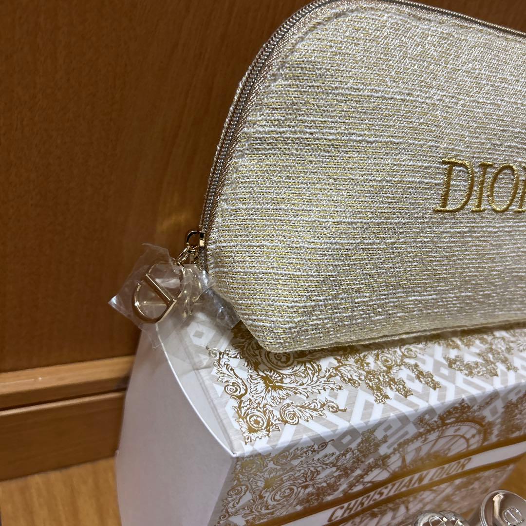 DIOR ディオール　ホリデーオファー　クリスマスコフレ　プレゼント
