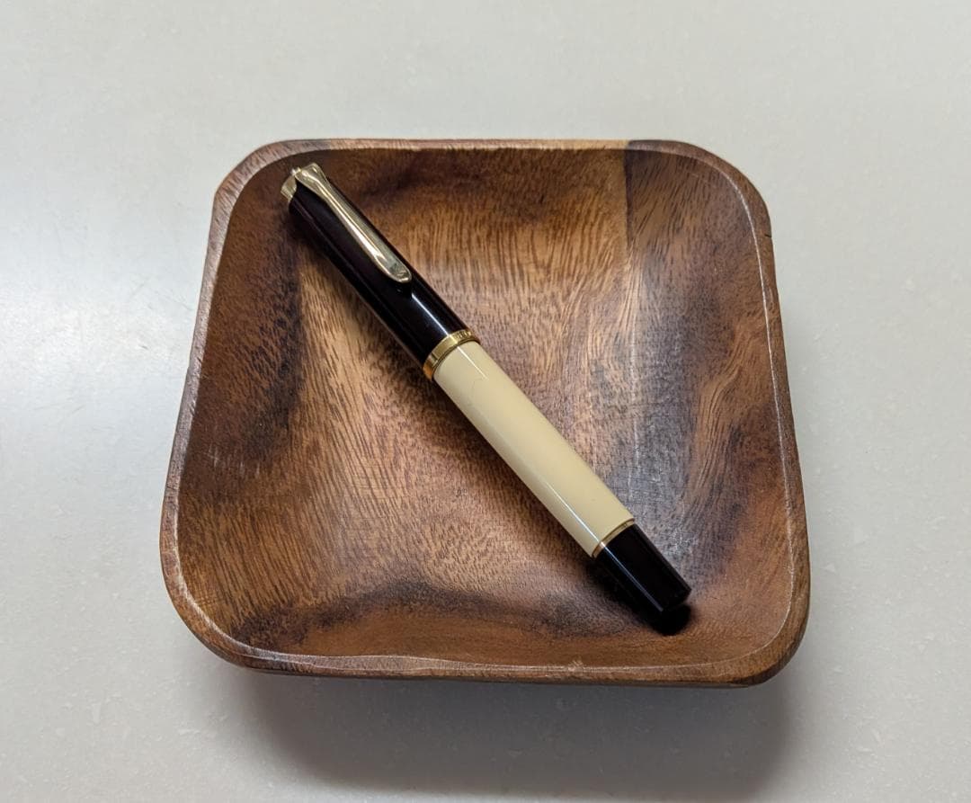 【こうぴ】パイロットキャプレス白蝕刻　ペリカンm200カフェクリーム