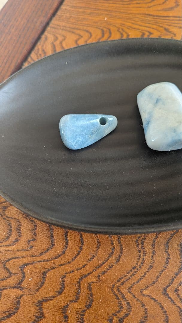 糸魚川コン沢産翡翠　マウスペンダント