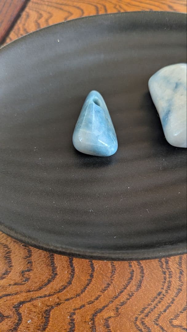 糸魚川コン沢産翡翠　マウスペンダント