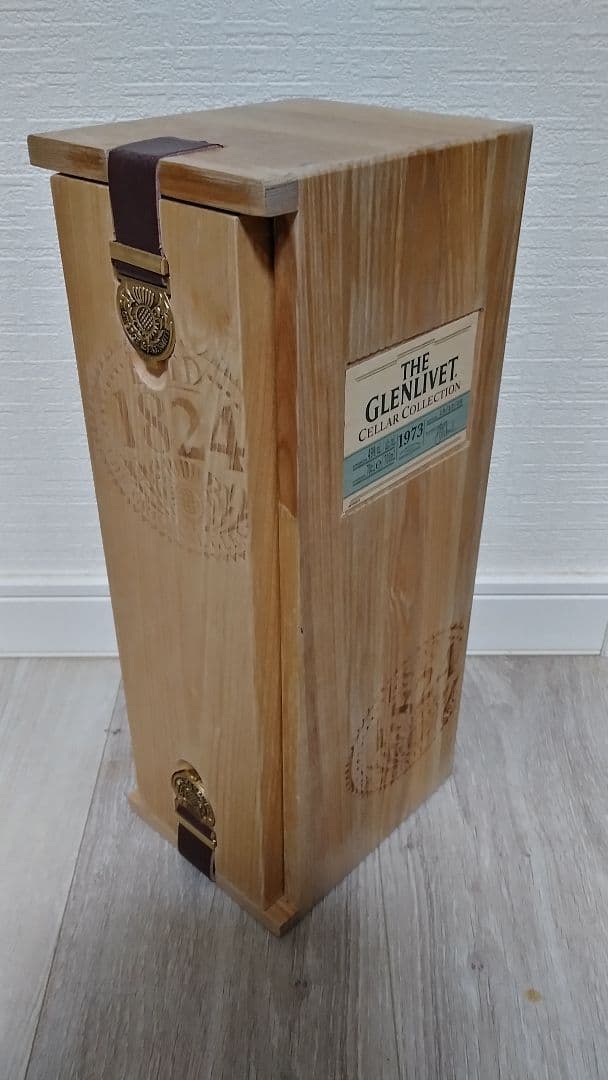 グレンリべット セラーコレクション 1973 空瓶 木箱付き