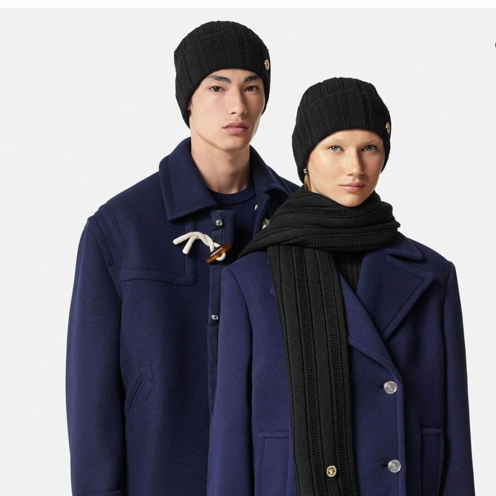 ヴェルサーチ　ニット帽　未使用　新品　ブラック　黒　ベルサーチ