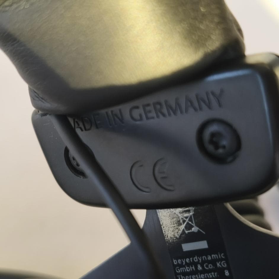 【ヘッドホン】beyerdynamic / DT990PRO 250Ω