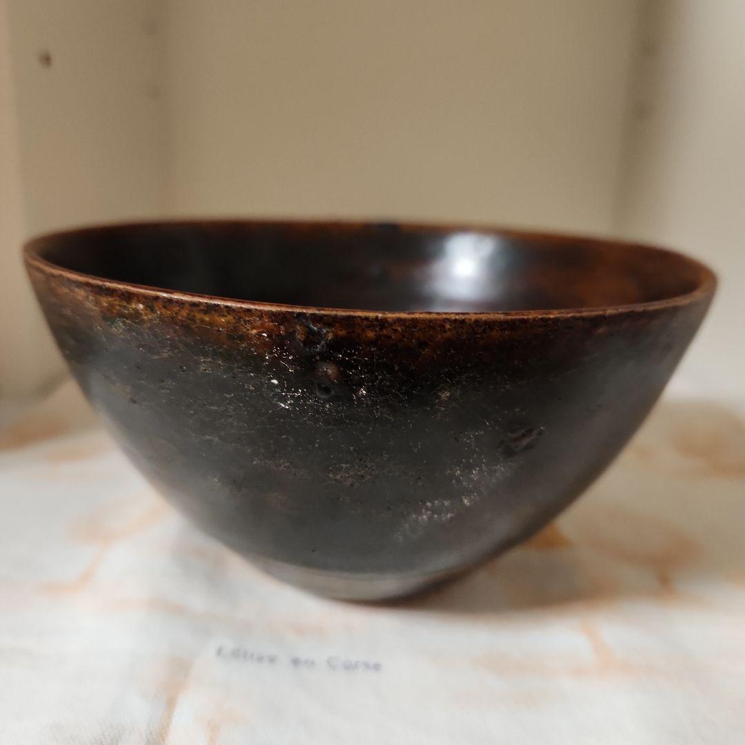 クメ-ル黒褐秞陶器茶碗