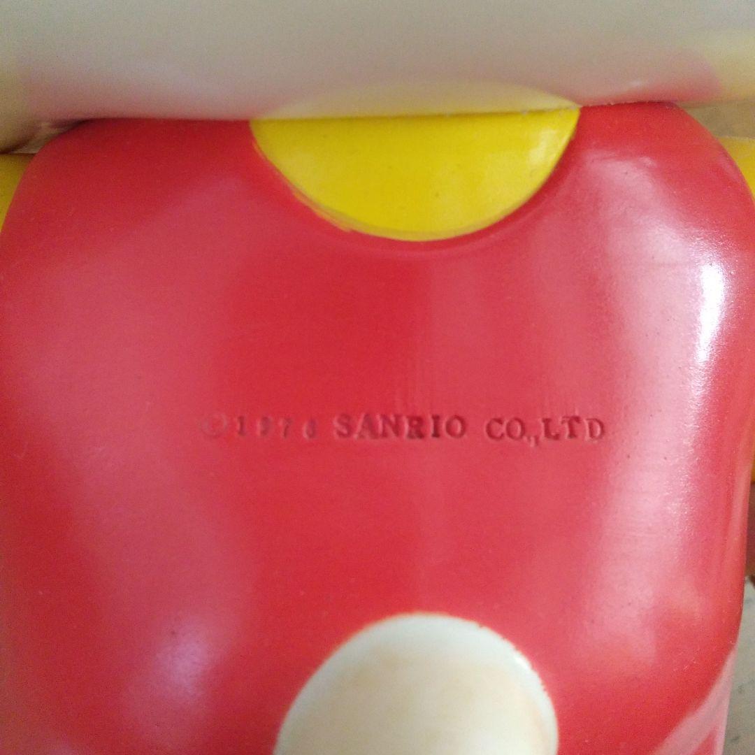 ハローキティ 貯金箱 　赤/黄色　ソフビ　レトロ　特大サイズ　1976