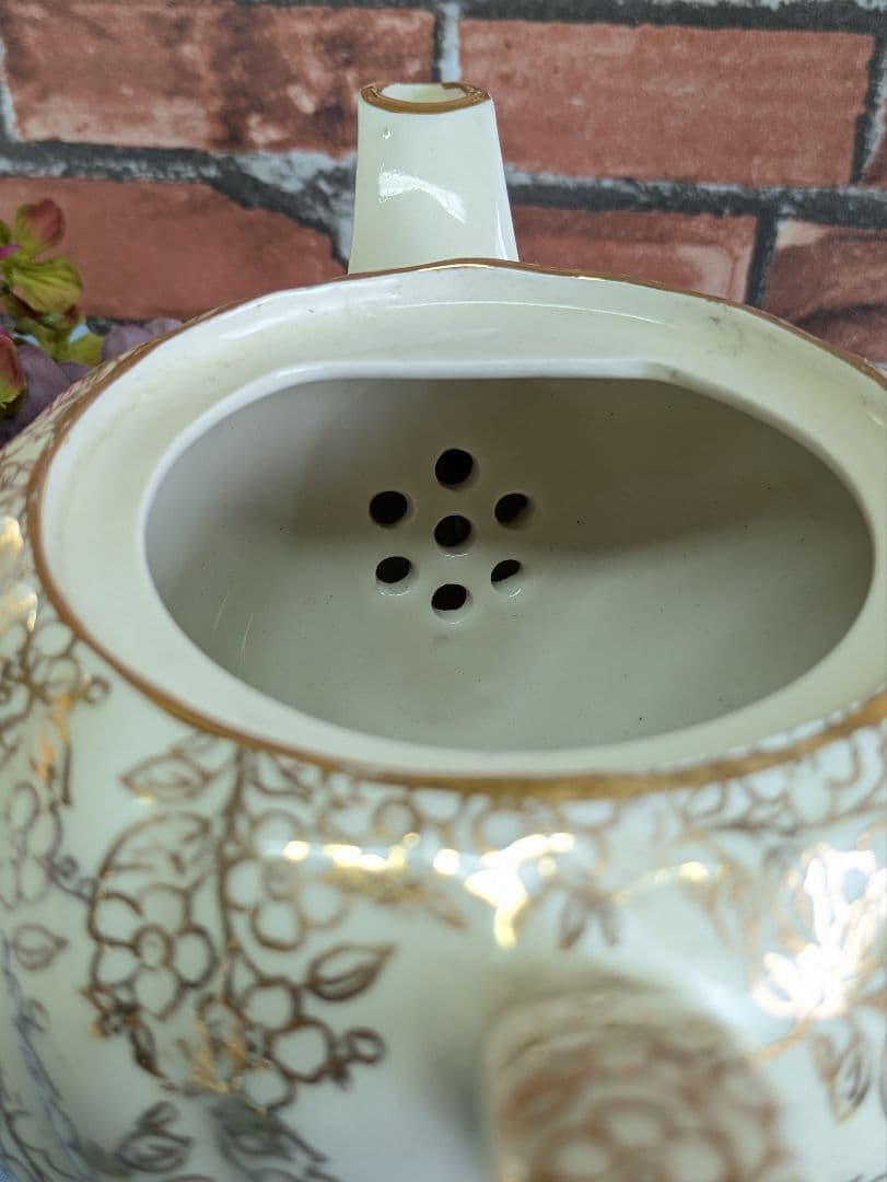 イギリス アンティーク クリノリンレディ ティーポット SALDER窯