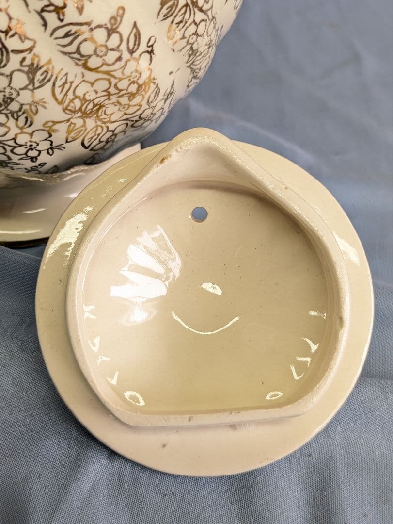 イギリス アンティーク クリノリンレディ ティーポット SALDER窯