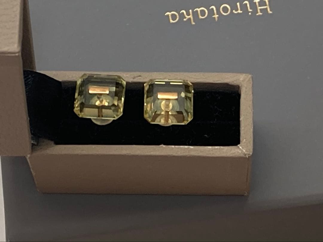 美品hirotaka ヒロタカ　スクエア ストーン ピアス / レモンクオーツ