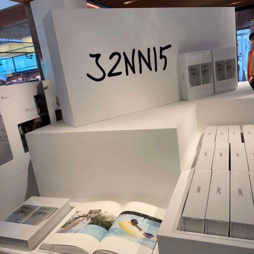 【新品未開封】JENNIE J2NNI5フォトブック シリアルナンバー しおり付