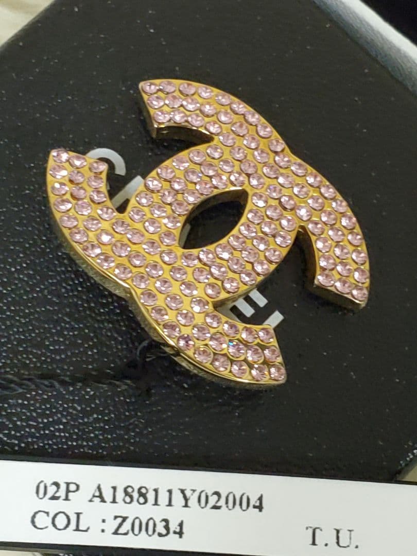 CHANEL シャネル　CCロゴブローチ ピンク