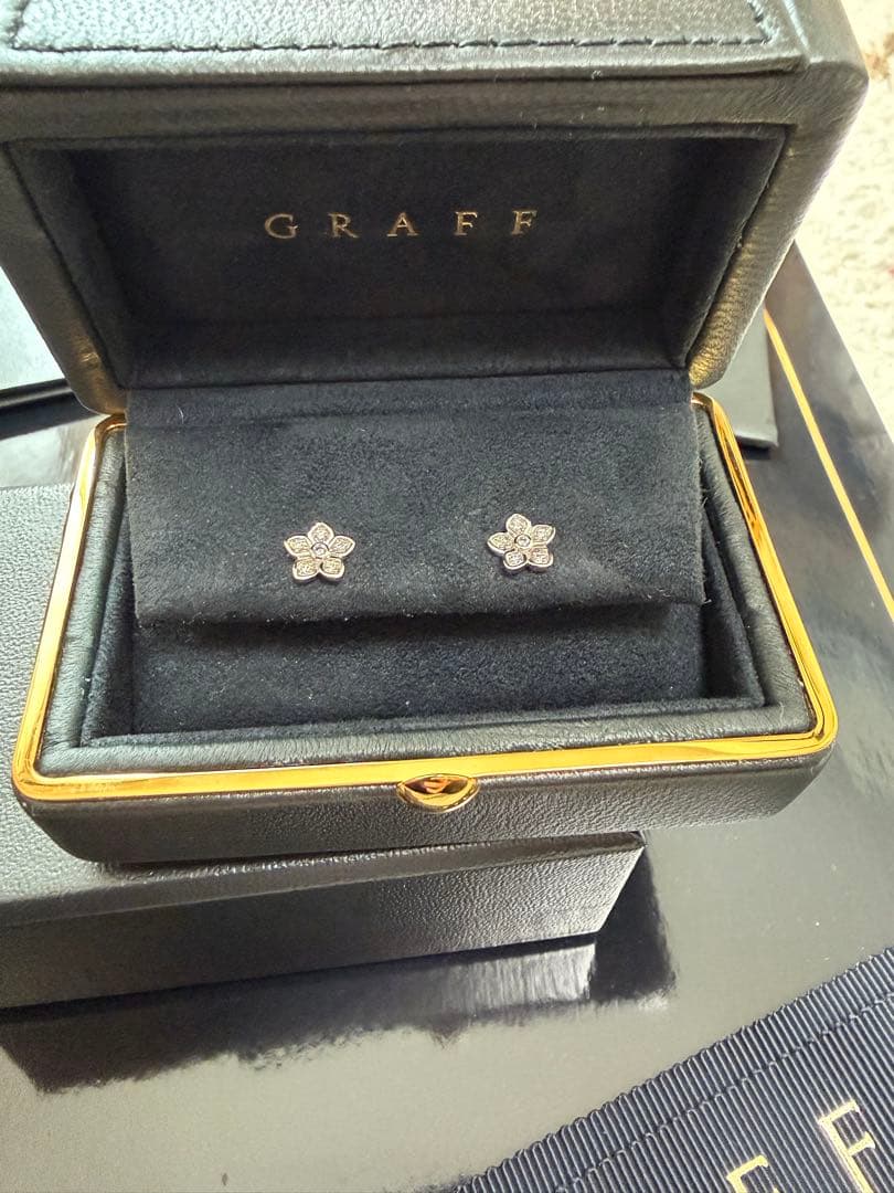 GRAFF グラフ ピアス ワイルドフラワー プティ パヴェ