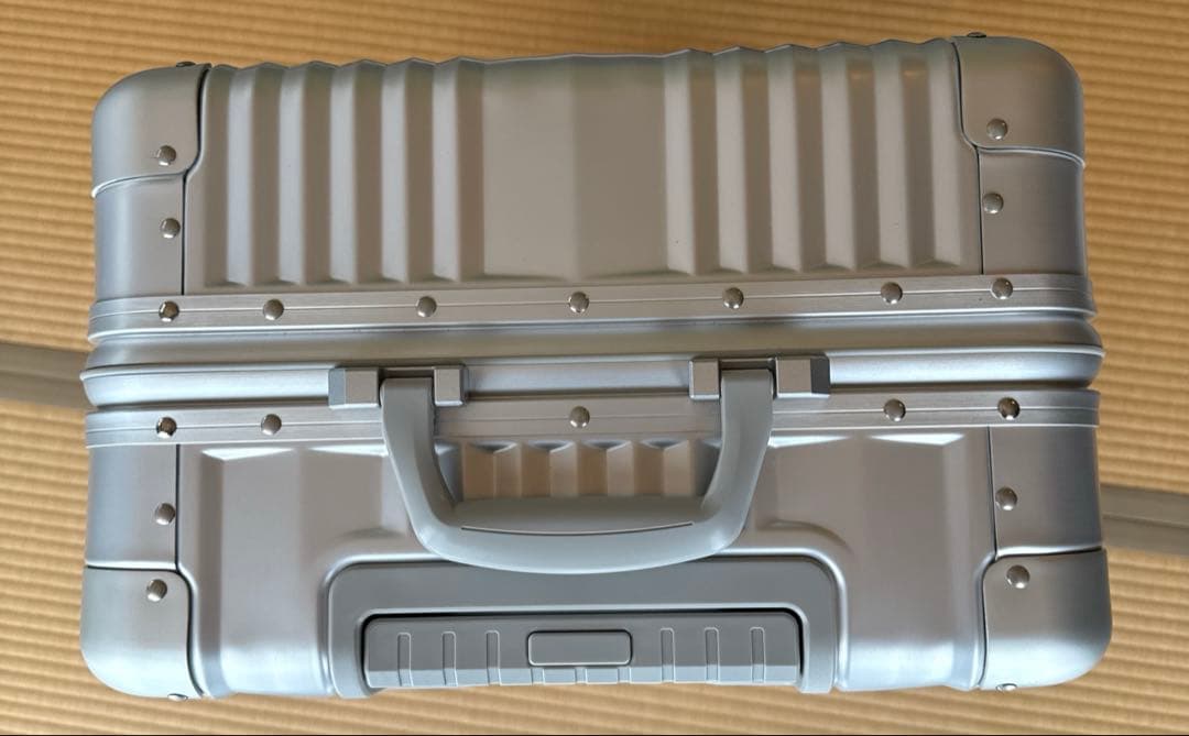 【美品/新品未使用】【非売品】メルセデスベンツ　アルミスーツケース