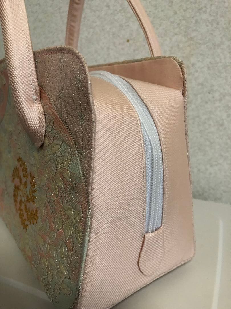 利休バッグ　刺繍入りピンク系和装用バッグ