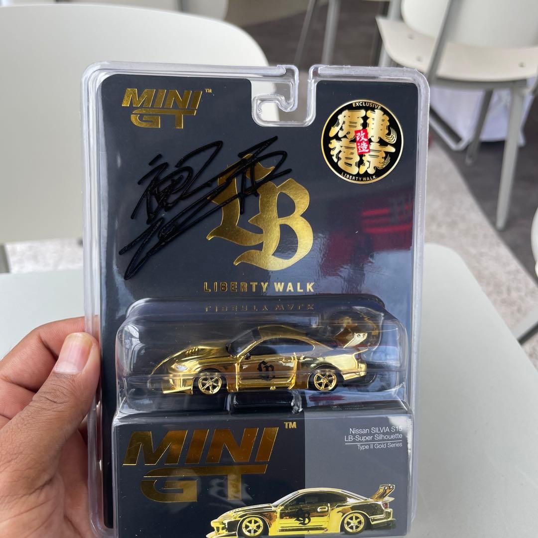 ミニカー Mini gt s15 gold Harajuku sign